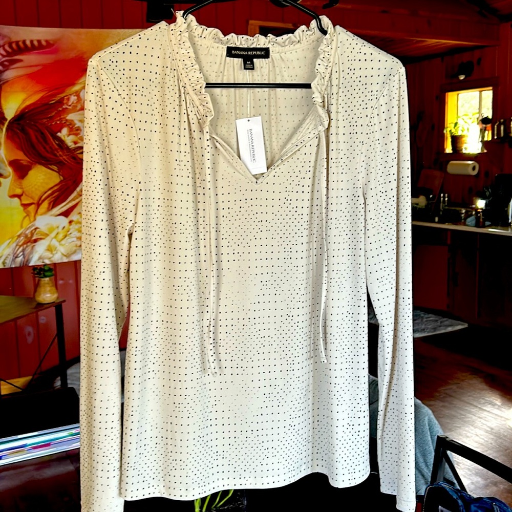 Women's M Banana Republic Cream colored Blouse